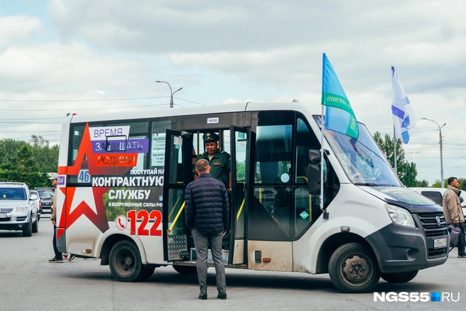 Потерпевший подписал контракт с Минобороны | Источник: Елена Латыпова / NGS55.RU