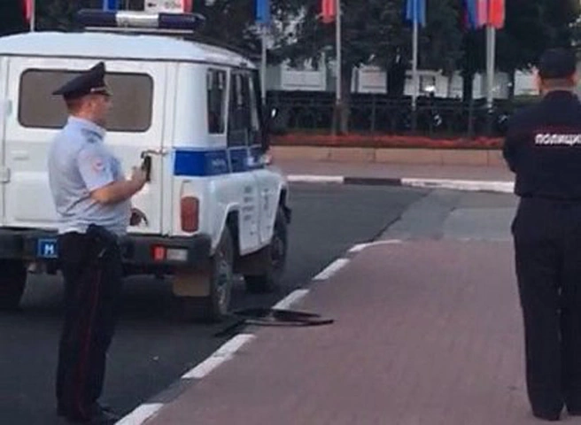 Полиция: машину полиции на площади Ленина повредил бывший сотрудник ФСИН | ya62.ru