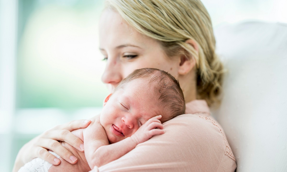 10 эффективных способов успокоить плачущего малыша - Parents.ru ...