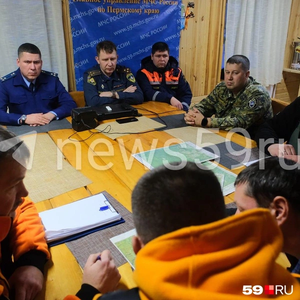 В штабе обсуждали процесс поисков | Источник: Тимофей Калмаков / 59.RU