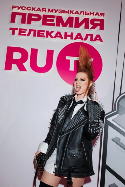 Юлия Савичева | www.starhit.ru