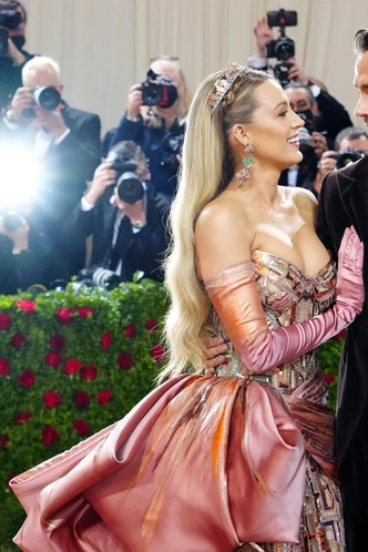 Блейк Лайвли на Met Gala 2022