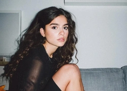 Бьюти-находки недели: липидная маска, тонер-пэды, крем-гель для душа и паста для сияющей эмали