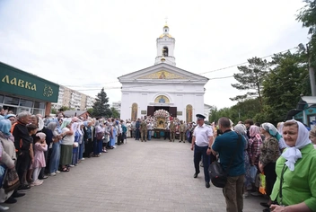Крестный ход начался у Никольского собора | Источник: Администрация Оренбурга