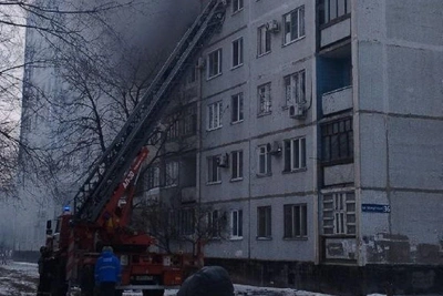 В Волгограде горит 9-этажный дом, эвакуированы жильцы