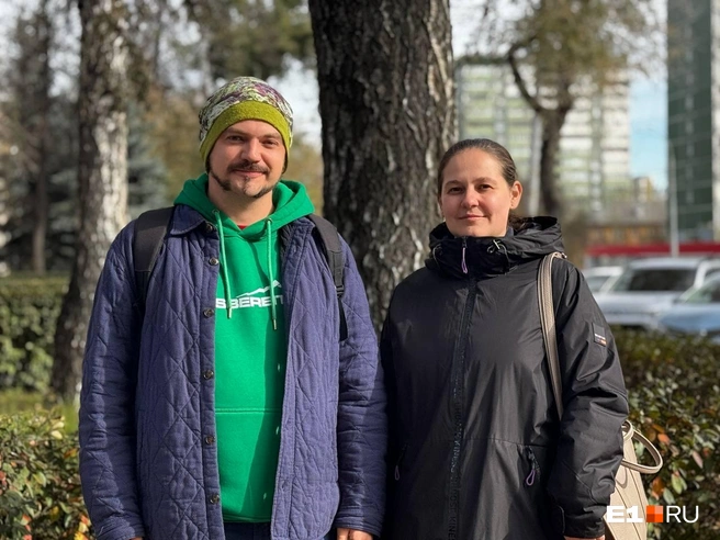 Василий и Елизавета познакомились еще в школе и по случайности оба теперь работают с иностранными студентами в одном из крупнейших вузов России | Источник: Елена Аносова / E1.RU