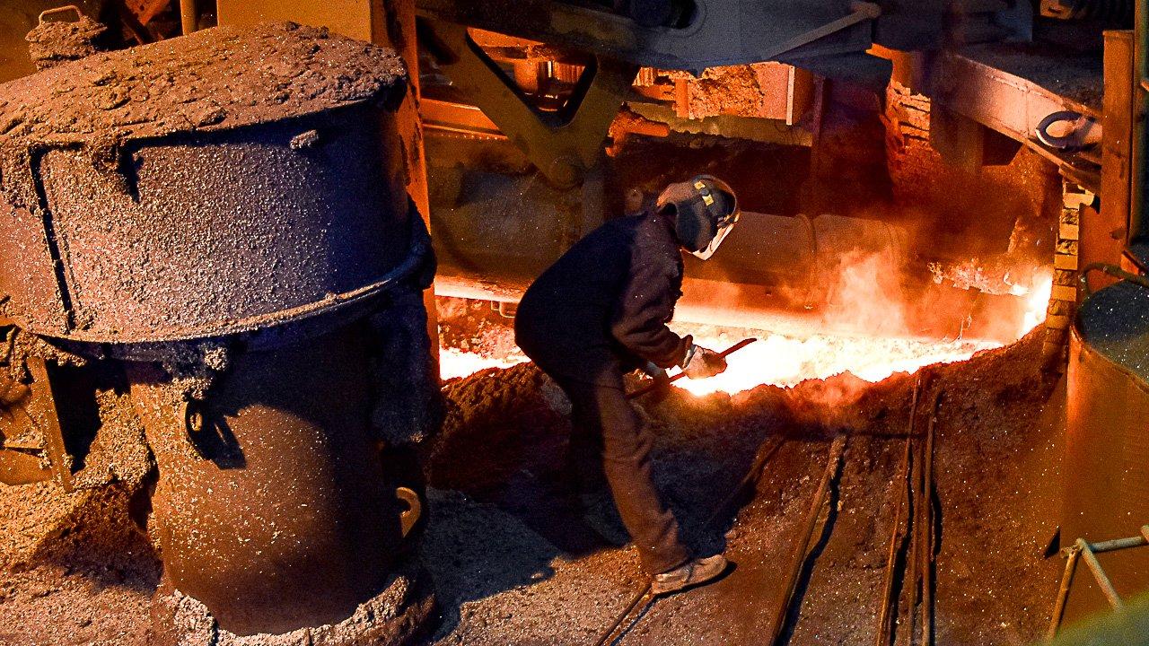 Долги, которые хотят взыскать с ЧМК, выросли до 1,8 миллиарда рублей