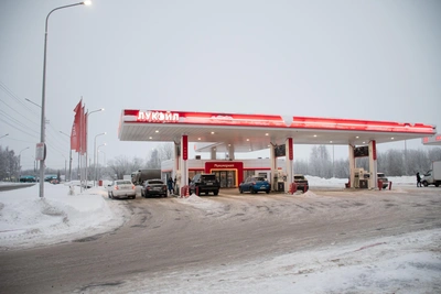 В Волгограде топливо снова подорожало, максимум — 35 копеек