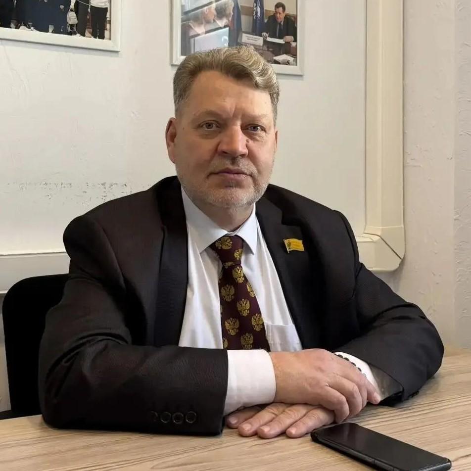 <p>Павел Аверин</p>