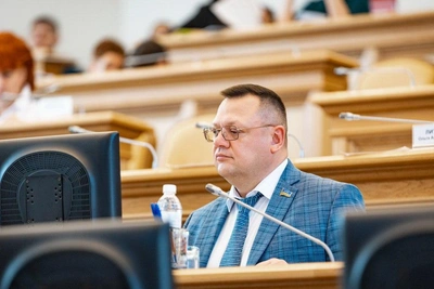 Депутат от «Единой России» досрочно покинул думу ХМАО