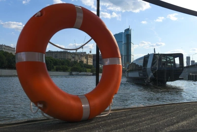 Причал для речных трамваев закрыт из-за половодья