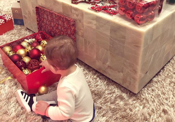 Ни Мария, ни Мот пока не показали лица сына | Источник: Instagram (запрещенная в России экстремистская организация)