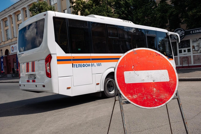 В Кваркенском районе разрешили ездить по подтопленному мосту | Источник: Максим Серков / NGS42.RU