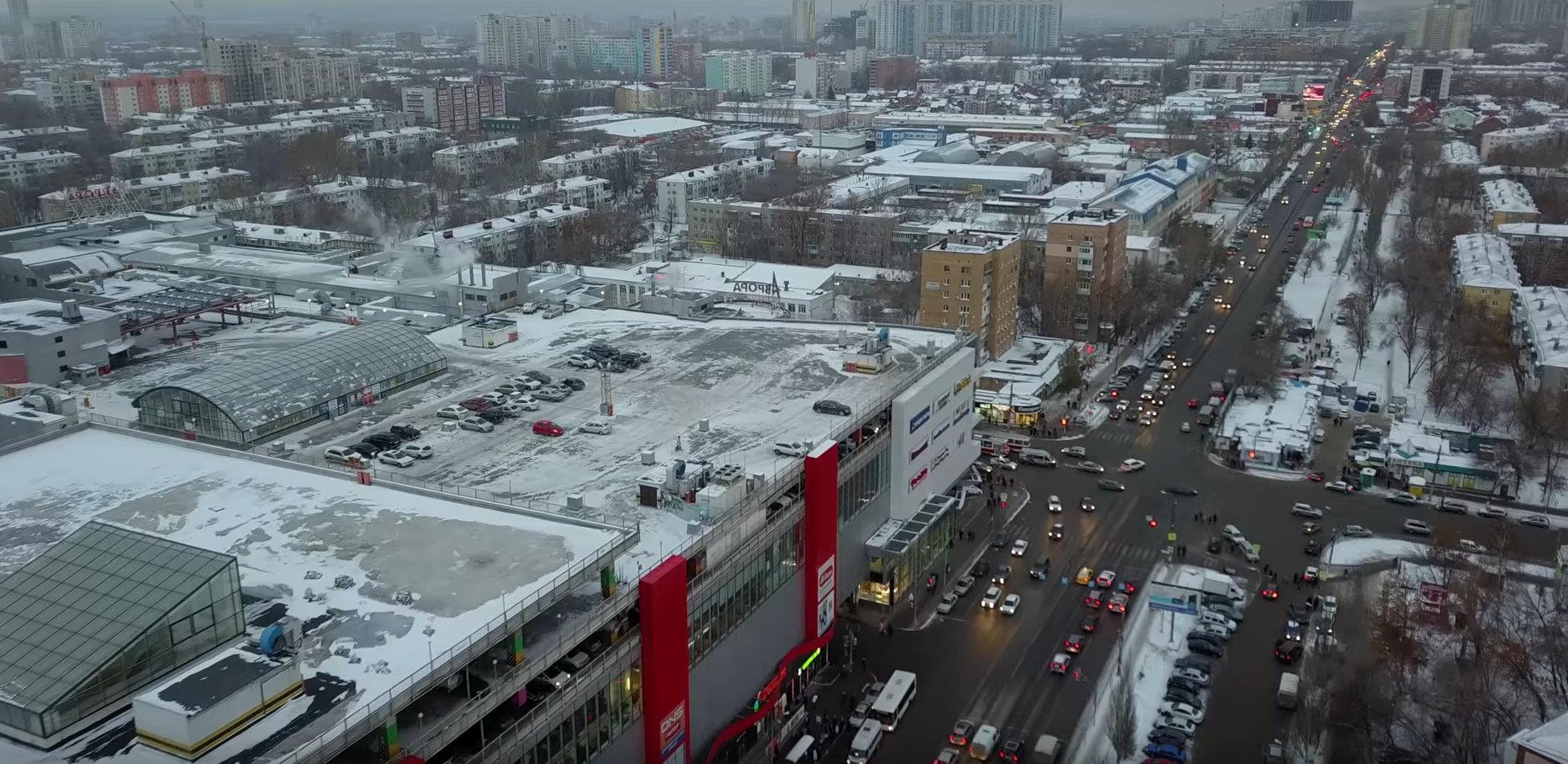 Дом-червь» и парковка на крыше: самарец снял с коптера перекресток Авроры и  Аэродромной - 5 декабря 2018 - 63.ру