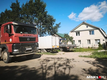 Окна дома Алибека выходят на центральную улицу Даниловского | Источник: Михаил Мечев / MSK1.RU