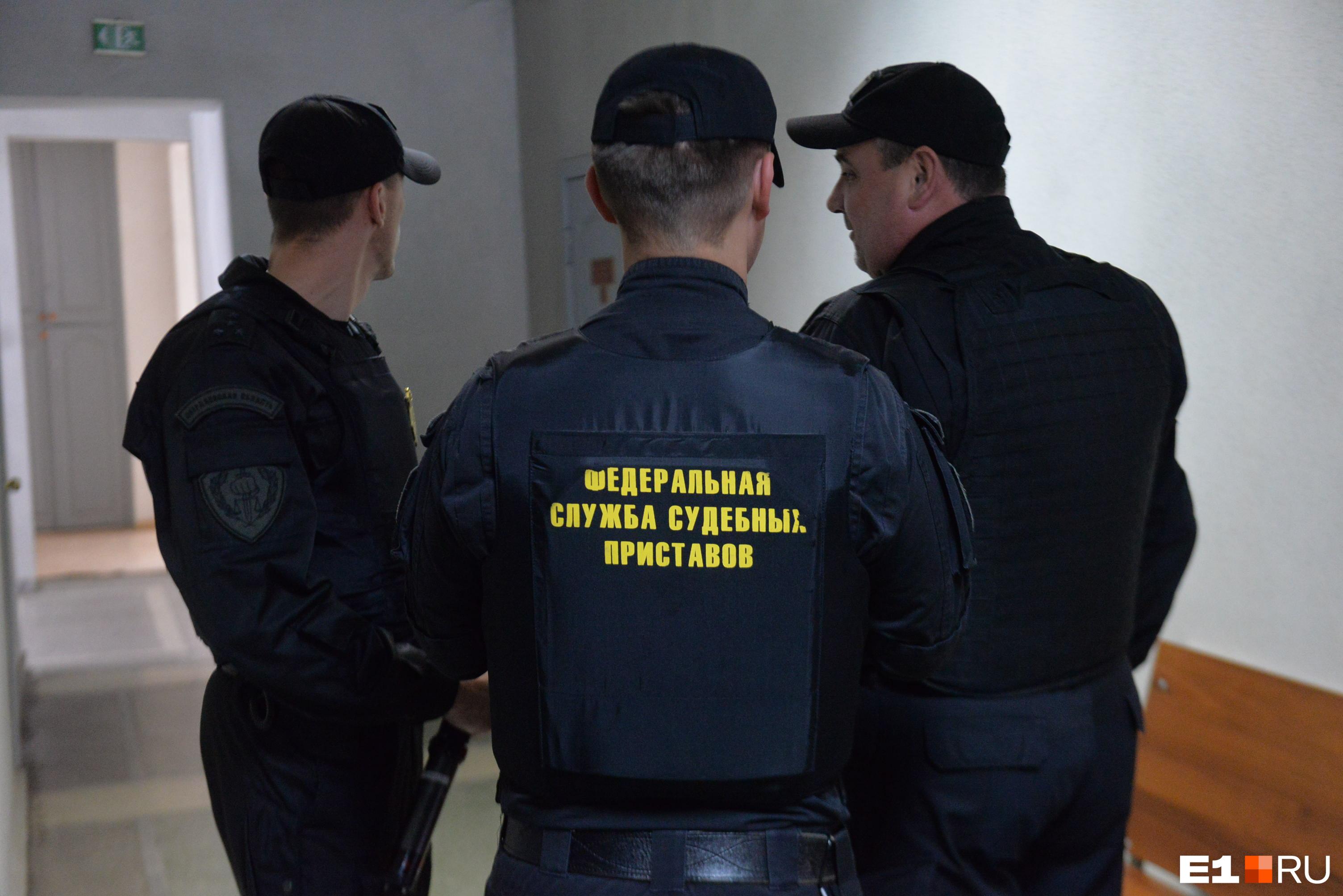 «Как жить без денег?» Предпринимательнице арестовали все счета и машину из-за мелкого долга