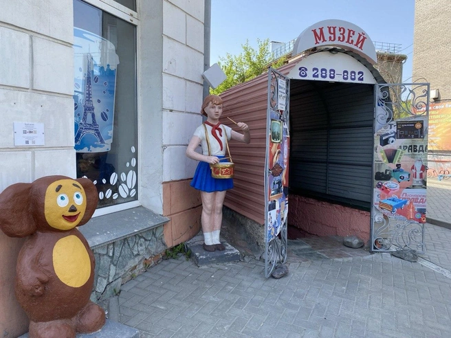Музей находится в подвальном помещении на проспекте Ленина | Источник: Ирина Господаренко / NGS22.RU