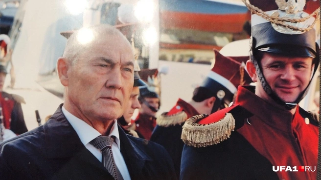 Бывший застройщик Зуфар Аюпов (на фото — слева) увлечен историей и не раз участвовал в реконструкции важных военных битв | Источник: Зуфар Аюпов