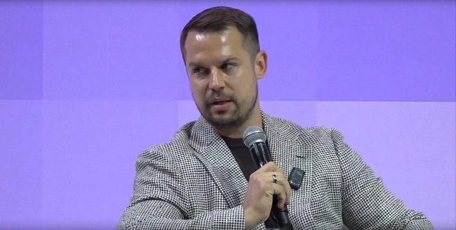 Сергей Широков подчеркнул, что в хоккейной команде должна быть поддержка, а не жалость | Источник: «Ростелеком» / Vk.ru