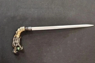 Трость с клинком помешала свидетелю попасть в суд