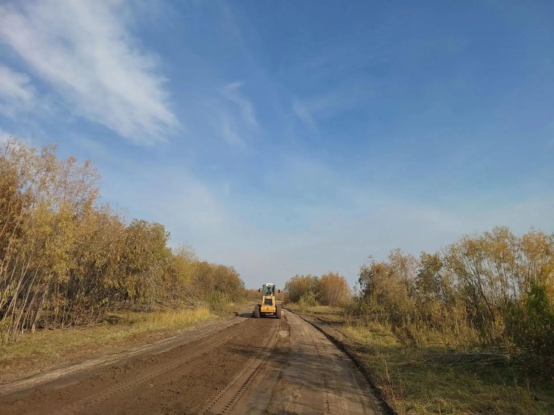 Автозимники через Лену в этом году откроются позже обычного. Управтодор начал обустройство
