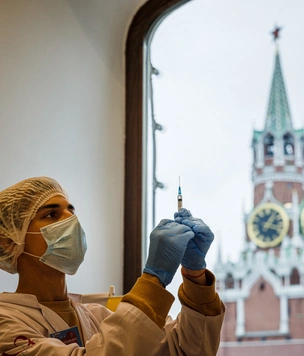 Кому не стоит прививаться от COVID-19: мнение специалиста