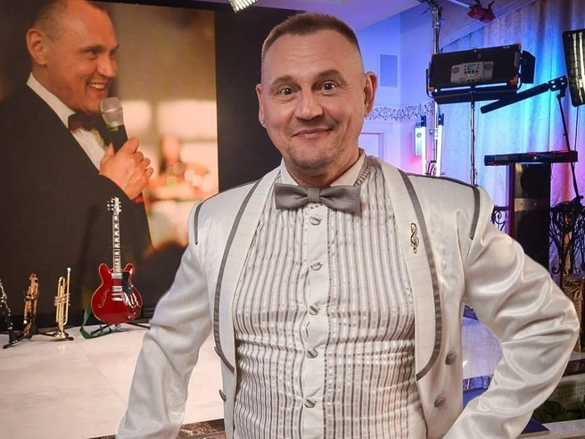 Степан Меньщиков превратил площадки метро в репетиционную сцену и место для новых знакомств | Источник: stepan_menshikov_ / Instagram (экстремистская организация, деятельность запрещена на территории РФ)