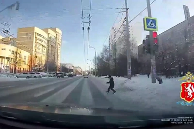 Школьник выбежал под колеса авто в Екатеринбурге