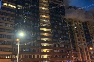 Женщина пострадала при пожаре в воронежской многоэтажке