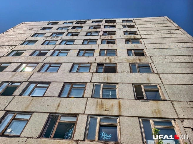 Высокое здание, полное цехов | Источник: Булат Салихов / UFA1.RU