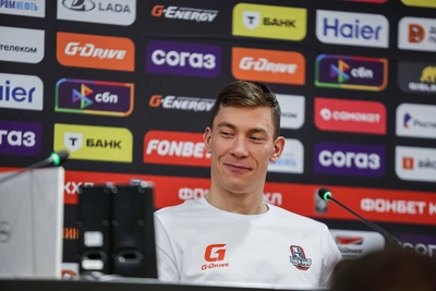 Капитан «Авангарда» лидирует в КХЛ по двум показателям