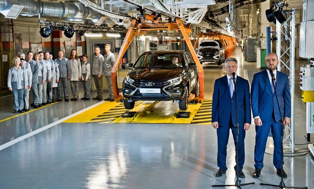 На АВТОВАЗе запустили серийное производство Lada Aura. Ее стартовая цена — 2,6 миллиона рублей