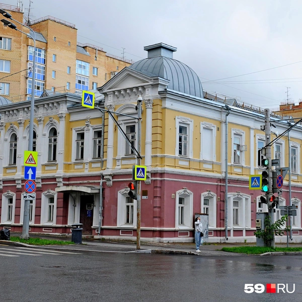 Особняк Турчевича украшен куполами | Источник: Ирина Тропина / 59.RU