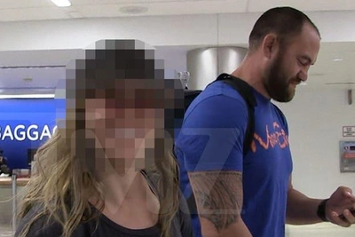 Can You Guess This Hollywood Dog Mom's Identity?