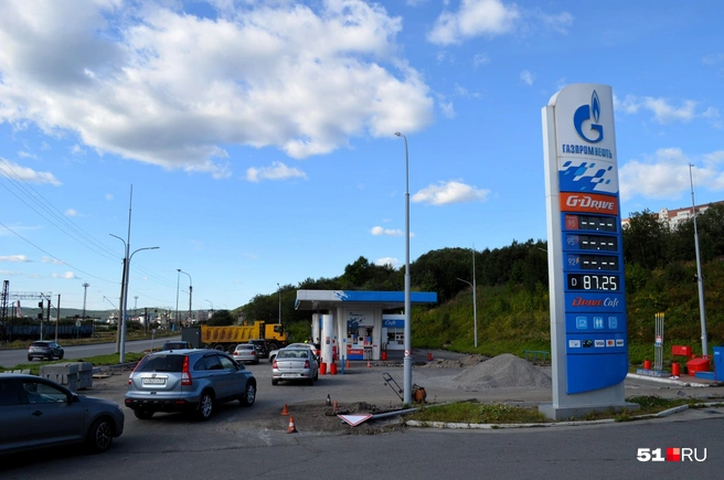 На «Газпроме» на Нижнеростинском шоссе бензина нет, только дизель | Источник: Дмитрий Артеменко / 51.RU