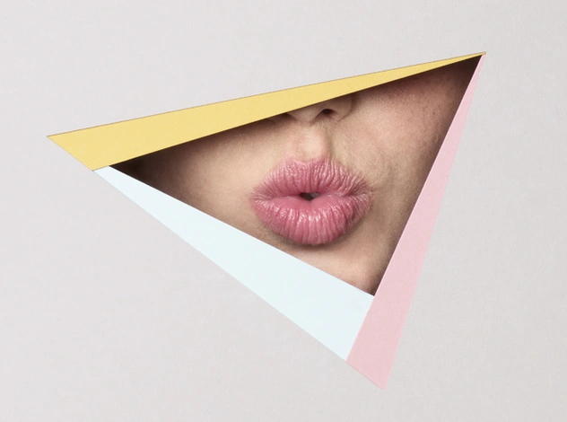 10 лучших средств, которые спасут губы в холода