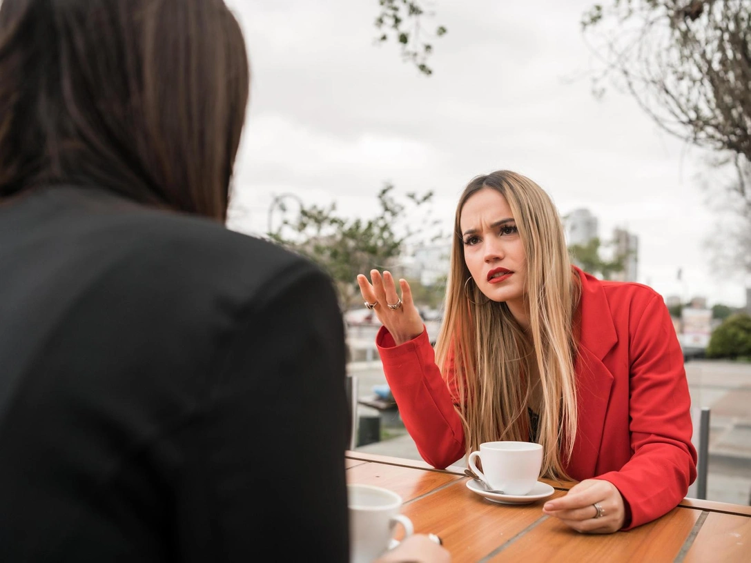 Горькая обида: 6 поступков, которые вам не простит даже лучшая подруга | marieclaire.ru