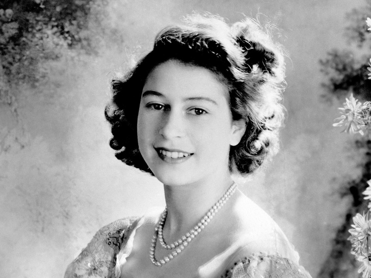 8 редких (и очень трогательных) фотографий юной королевы Елизаветы, которые никто никогда не видел