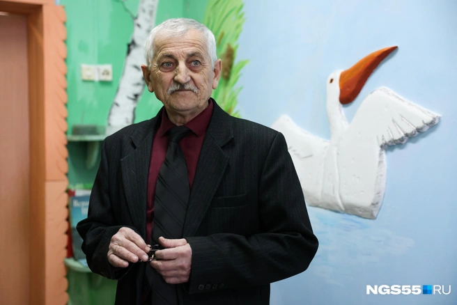 Александр Иванович Евдокименко ведет несколько предметов | Источник: Евгений Софийчук / NGS55.RU