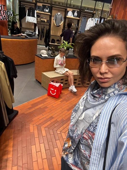 Ляйсан Утяшева и София в магазине | Источник: Ляйсан Утяшева / vk.com