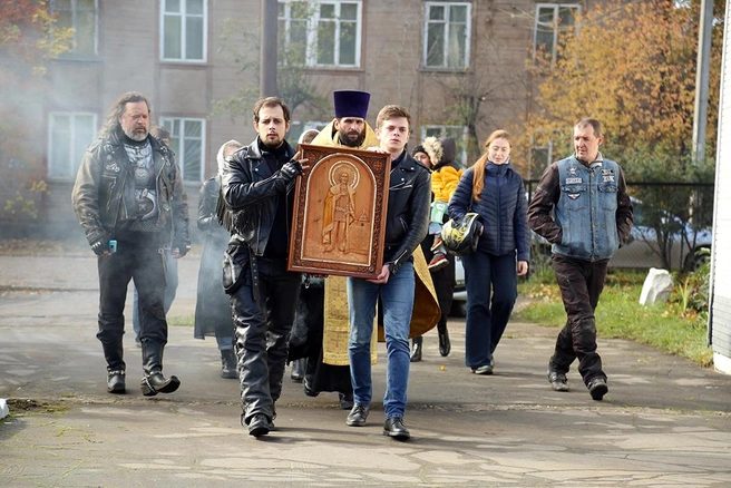 Байкерские крестные ходы в Иркутске отец Марк организовывает с 2009 года | Источник: сайт Александро-Невского храма / alexnev.ircenter.ru