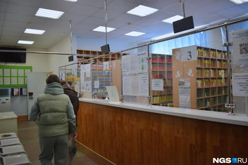 На момент визита журналиста в регистратуре работало только одно окно | Источник: Рихарда Лем / NGS.RU