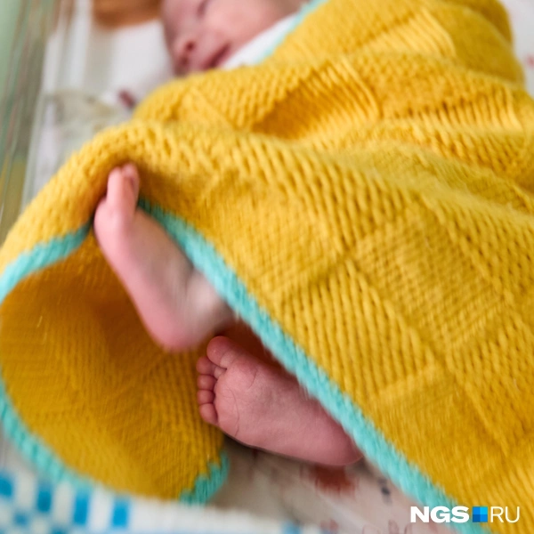 Мальчики питаются смесями | Источник: Александр Ощепков / NGS.RU