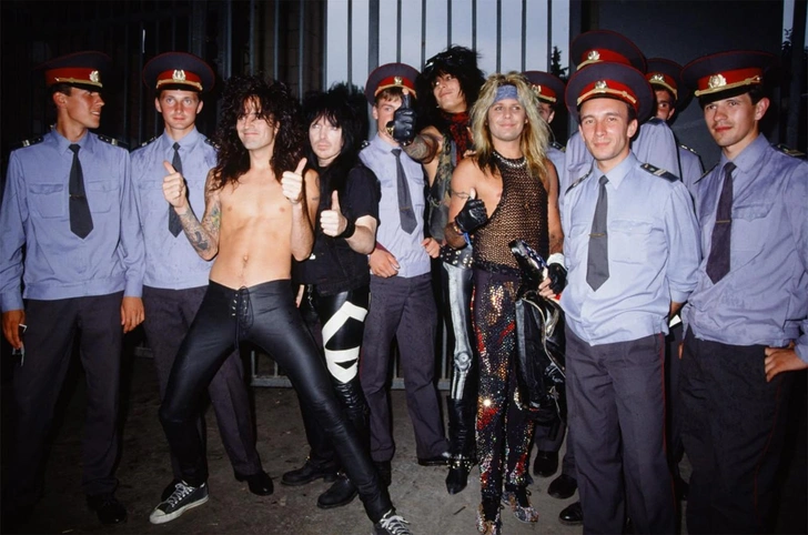 История одной фотографии: Mötley Crüe и московская милиция, 1989