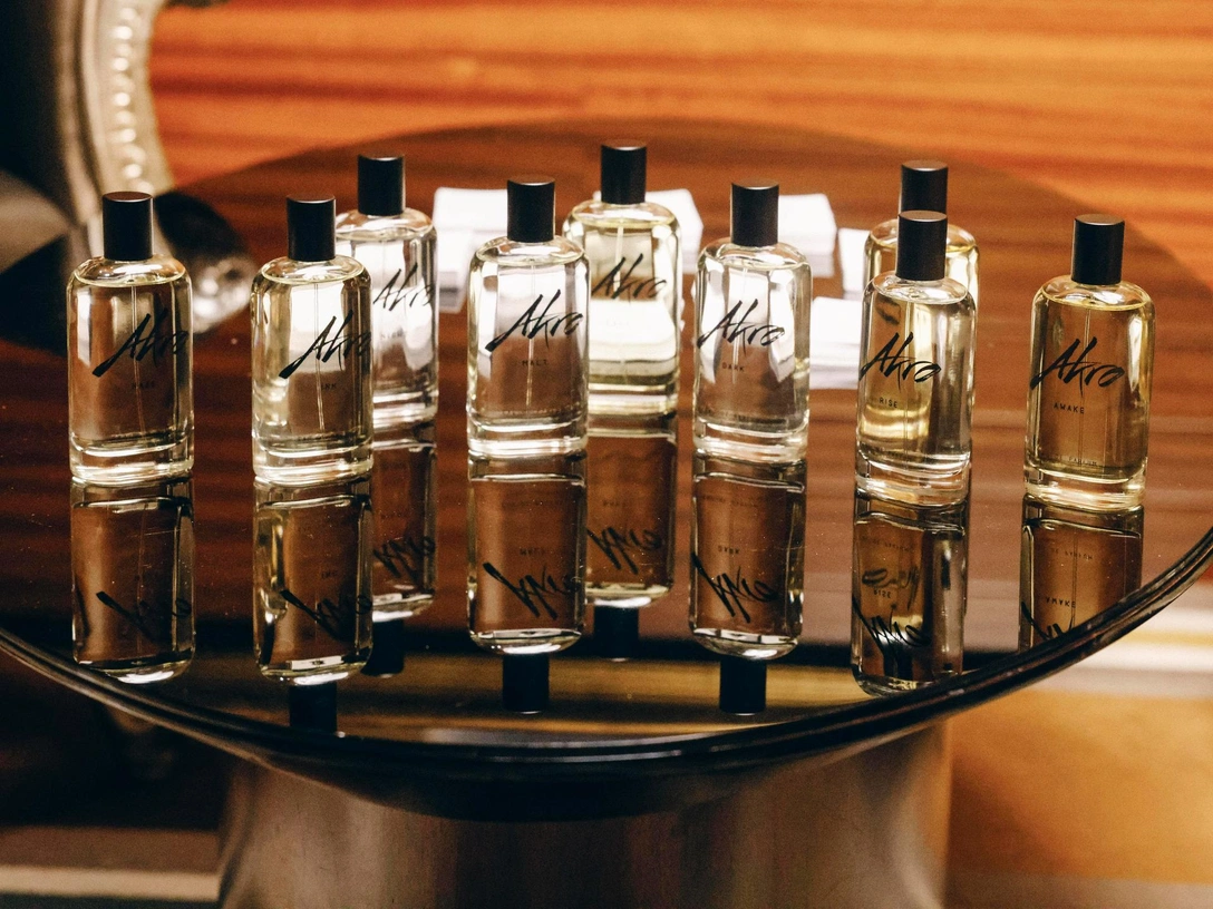 Ароматы-воспоминания и неожиданные сочетания: что нужно знать о новом парфюмерном бренде Оливье Креспа | marieclaire.ru