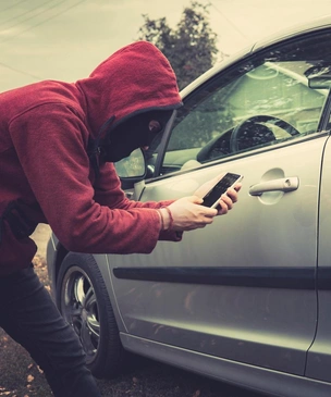 Мошенники научились взламывать автомобили: эксперт рассказывает, как защититься