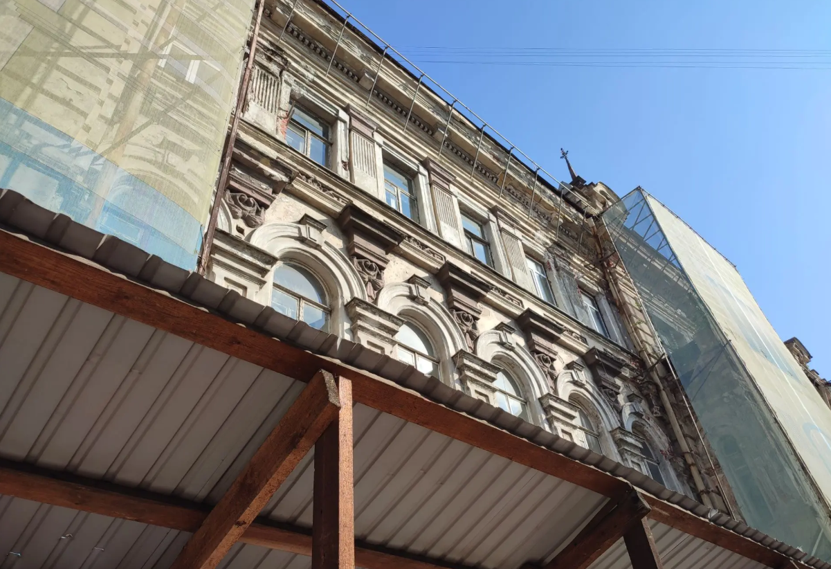 «Уже 10 лет стоит». Дом Кузнеца в Иркутске выставят на торги в ноябре