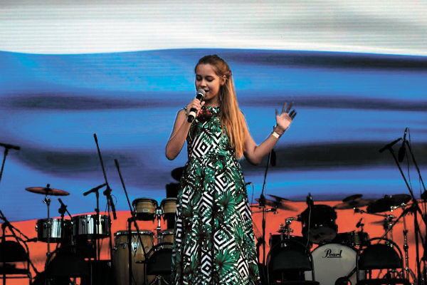 Анастасия Годунова официально может исполнять три песни Евгения Осина