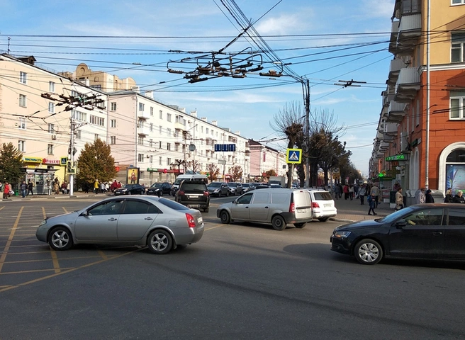 В центре Рязани из-за отключения электричества образовалась пробка | ya62.ru