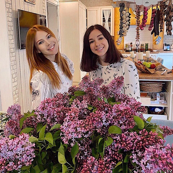 Наталья и Юлианна Подольские | Источник: Instagram (запрещенная в России экстремистская организация) @yuliana_pod